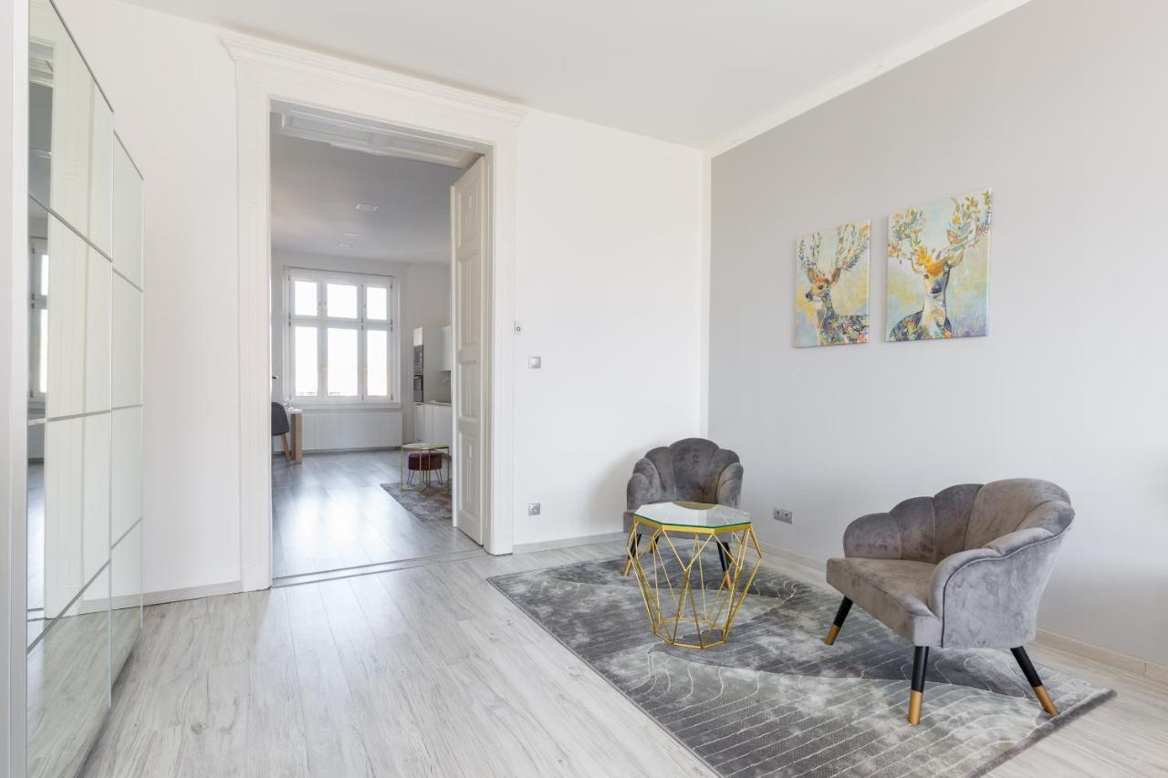 Designer Apartment On The Budapest Broadway With 2Br And Ac 外观 照片